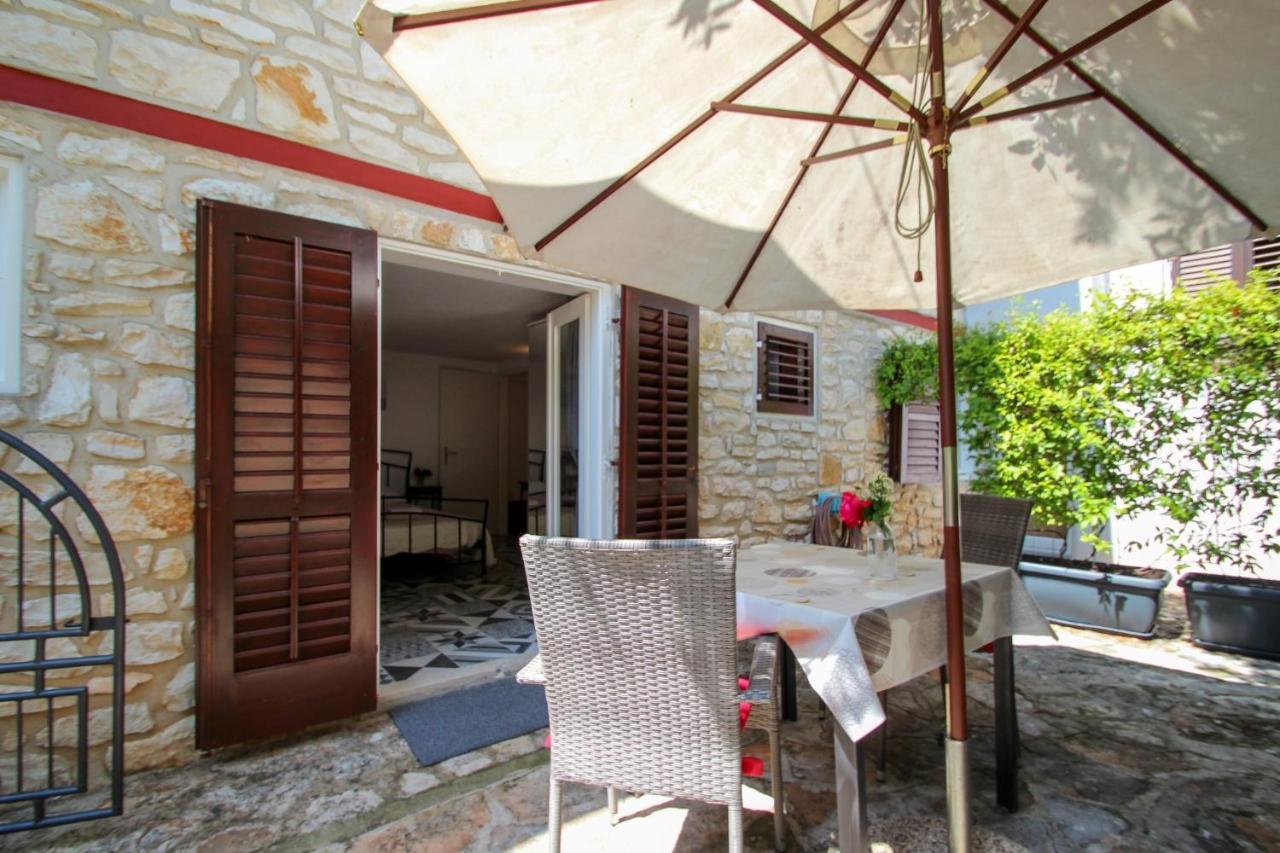 Carla Guest House Novigrad Istria Esterno foto