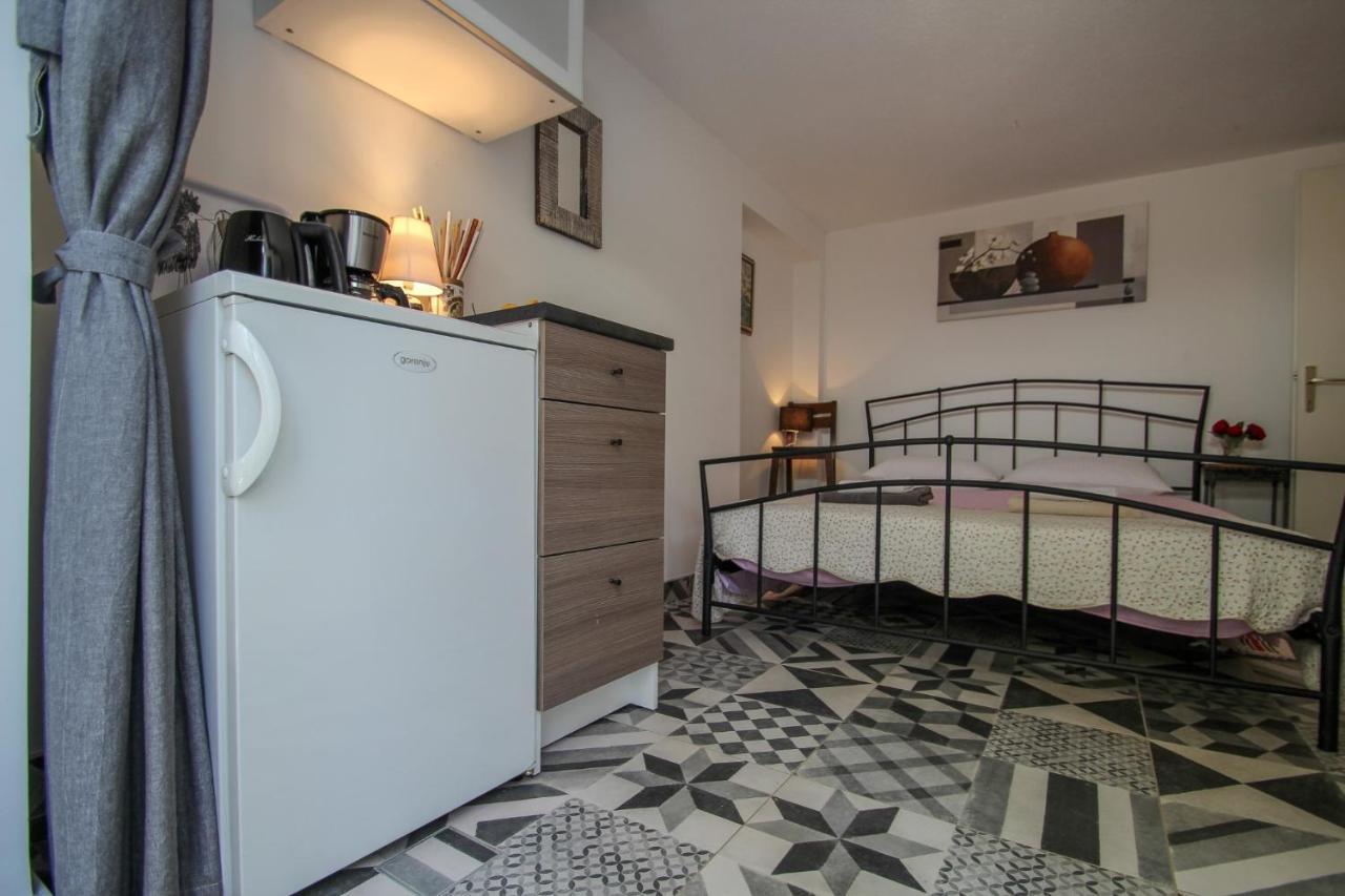 Carla Guest House Novigrad Istria Esterno foto