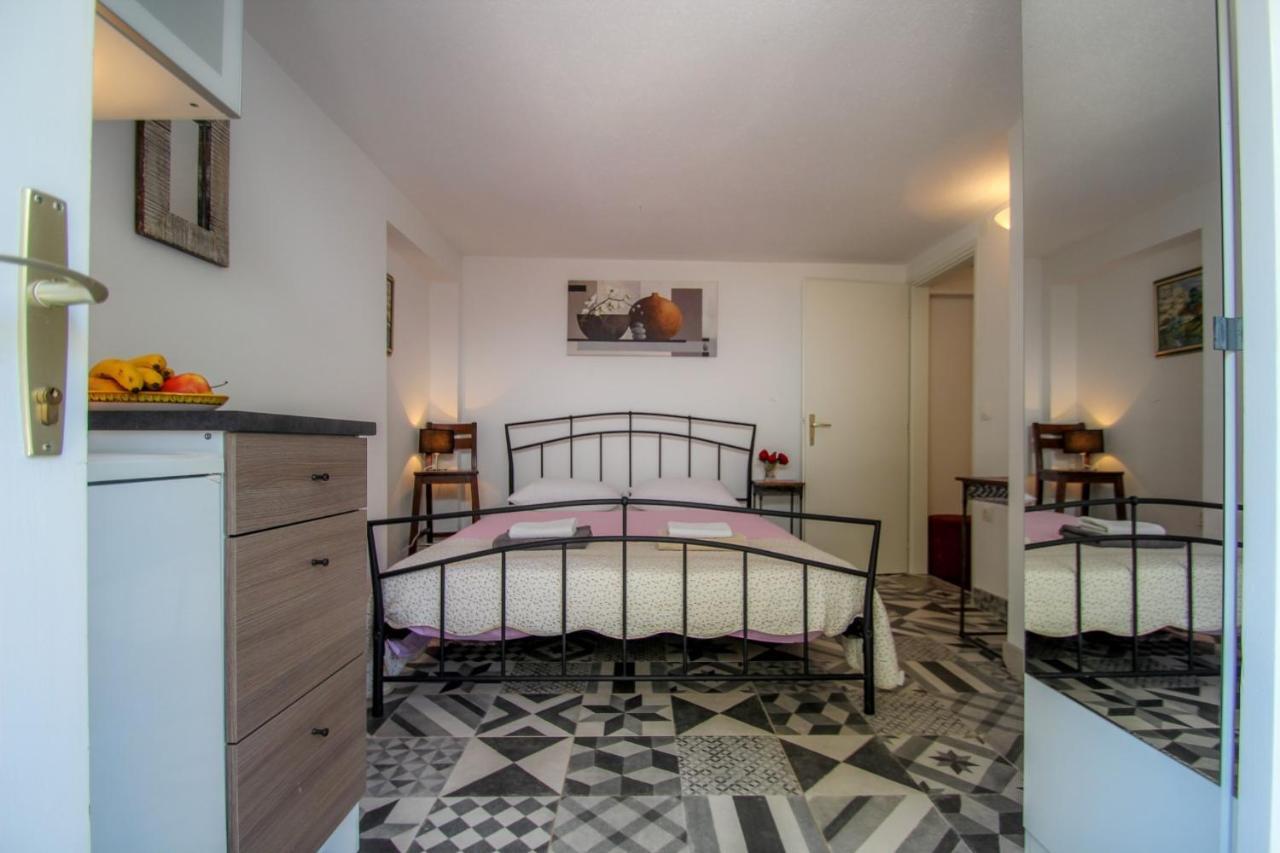 Carla Guest House Novigrad Istria Esterno foto